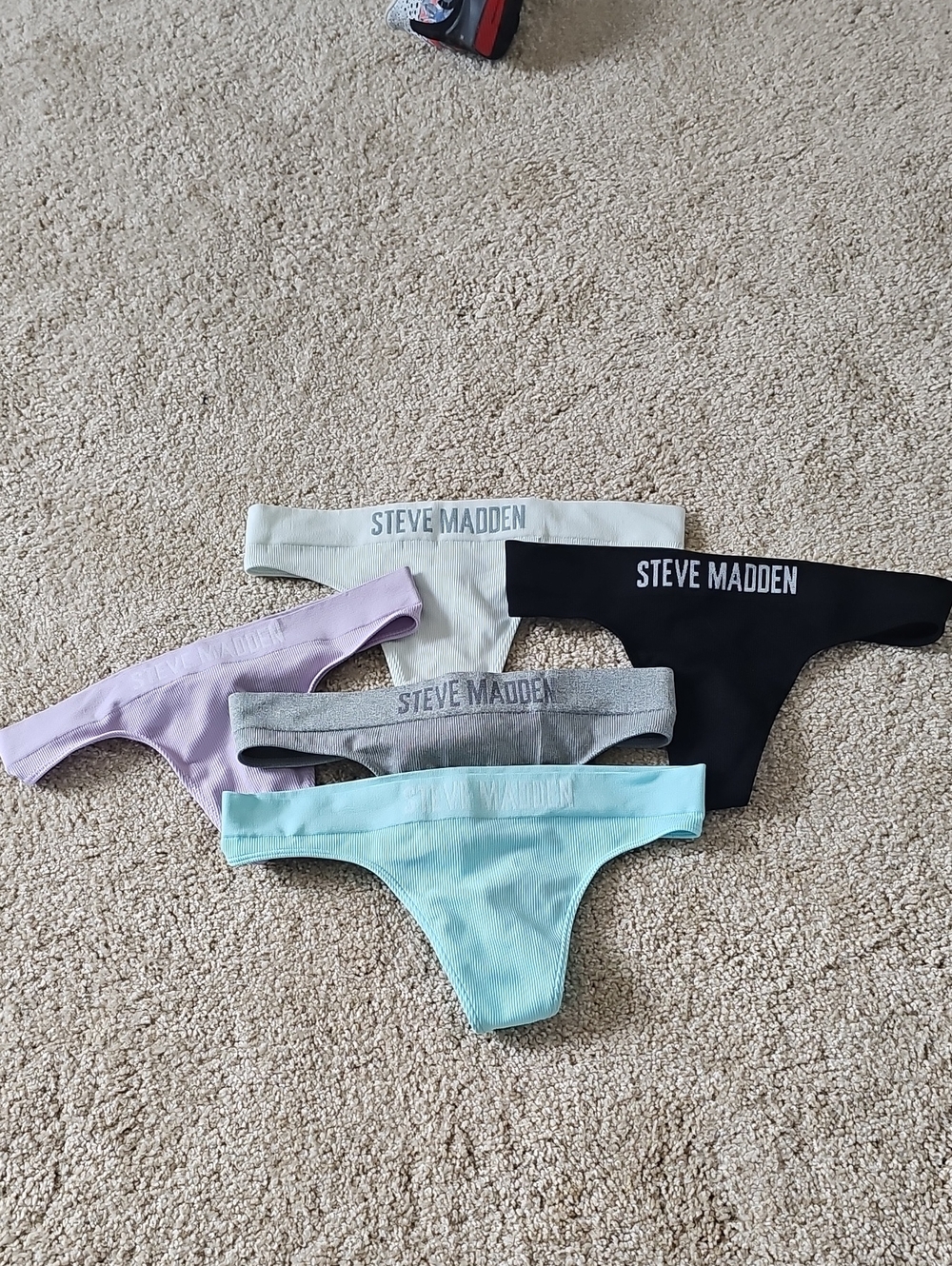 Steve Madden Thongs